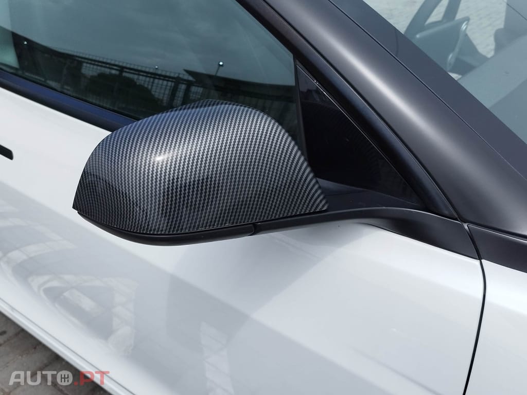 Tesla Model 3 Tração Traseira