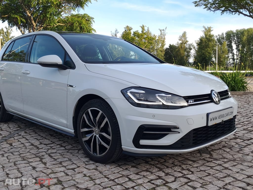 Volkswagen Golf 1.5 eTSI R-Line DSG