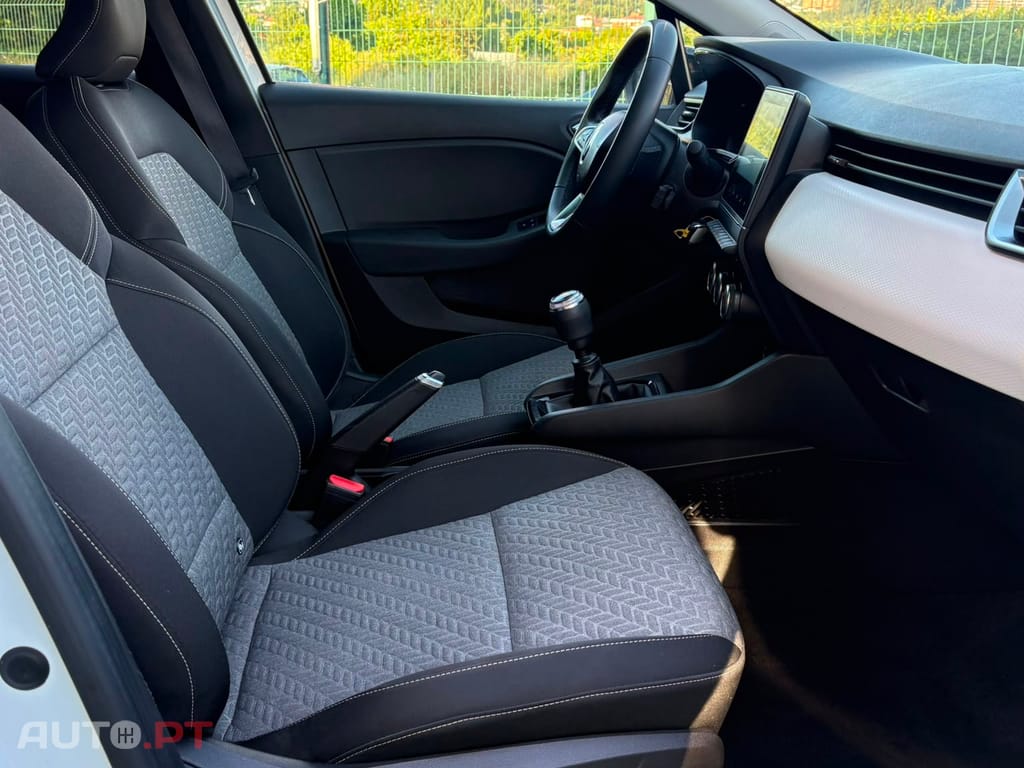Renault Clio 𝙑 𝟭.𝟬 𝙏𝘾𝙚 𝙀𝙫𝙤𝙡𝙪𝙩𝙞𝙤𝙣 𝘽𝙞-𝙁𝙪𝙚𝙡
