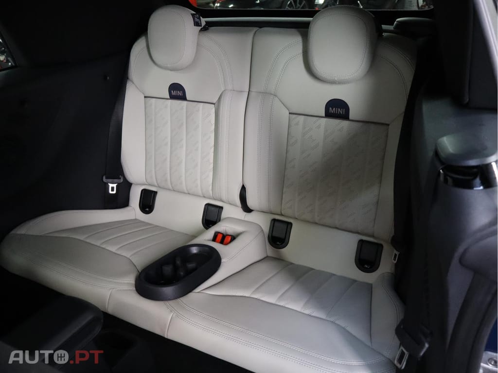 MINI Cooper 2.0 C Favoured L