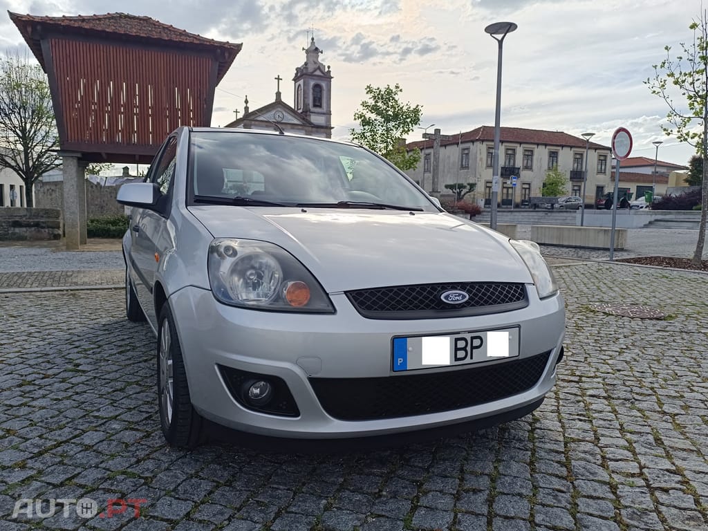 Ford Fiesta 1.25 First Edition - Um dono