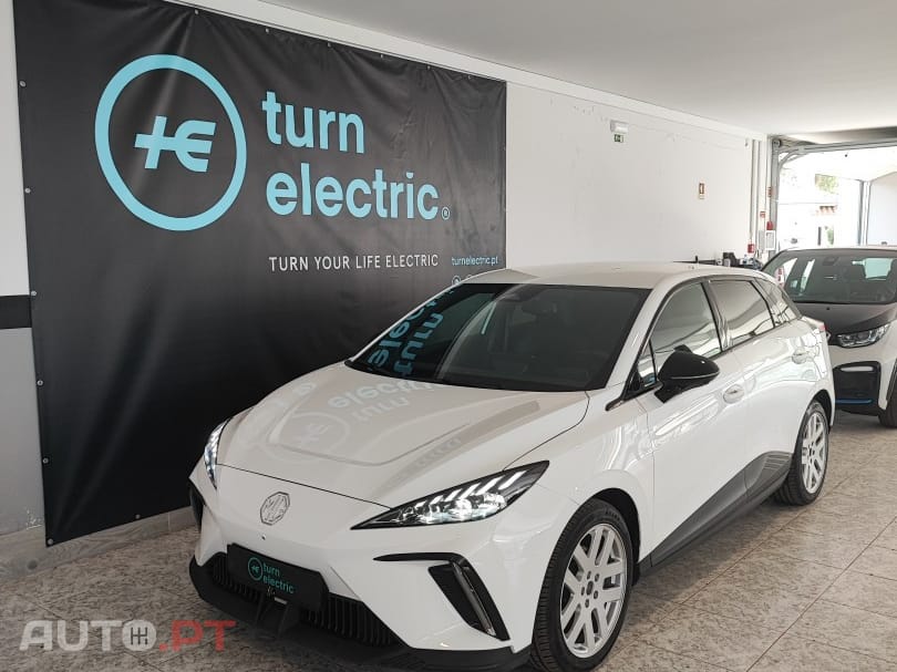 MG MG4 64 kWh Luxury