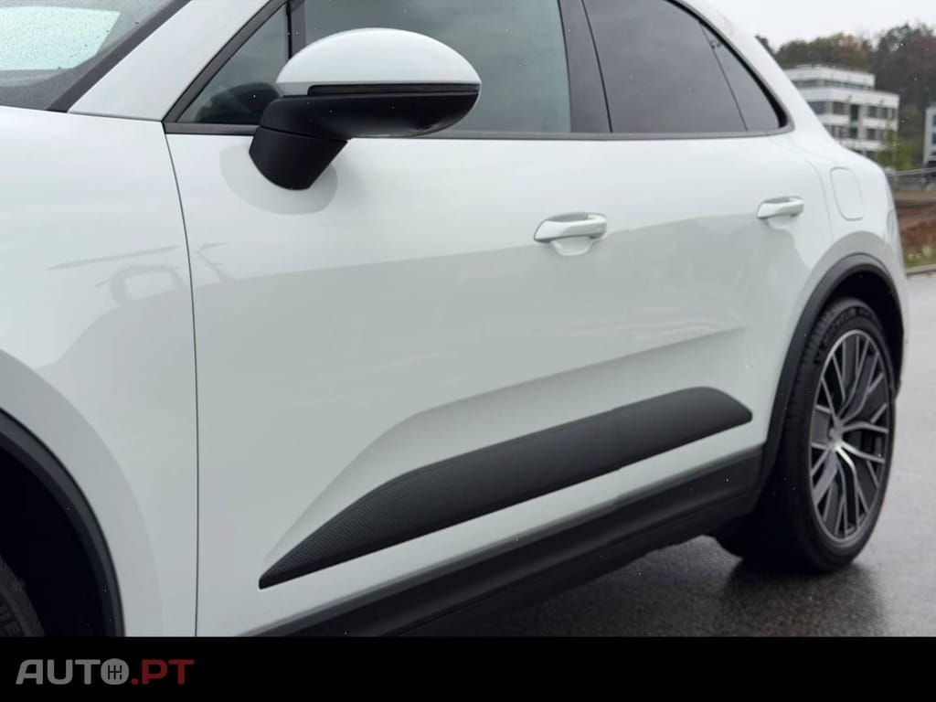 Porsche Macan Standard