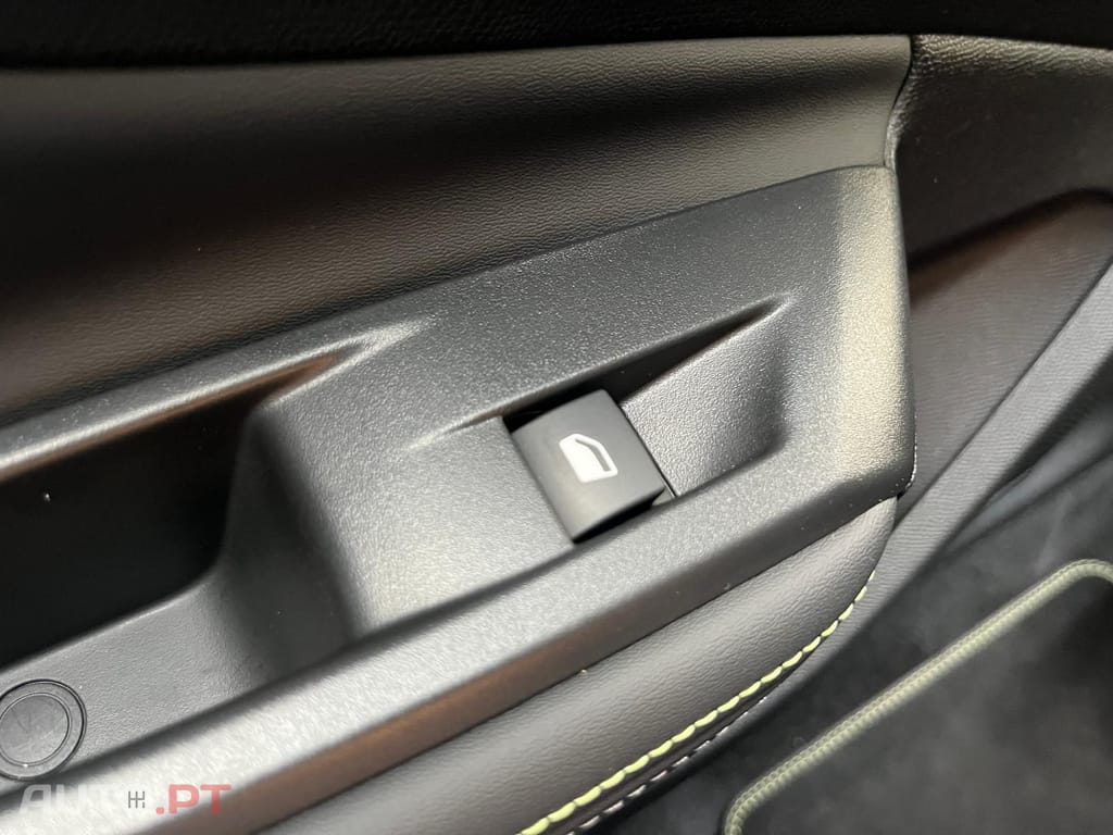 Peugeot 408 PHEV 180 e-EAT8 GT I.V.A DEDUTIVEL 