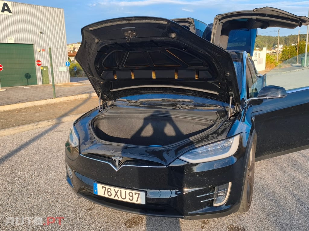 Tesla Model X 100D