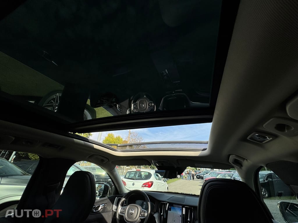 Volvo XC60 2.0 T8 PHEV Momentum Plus AWD