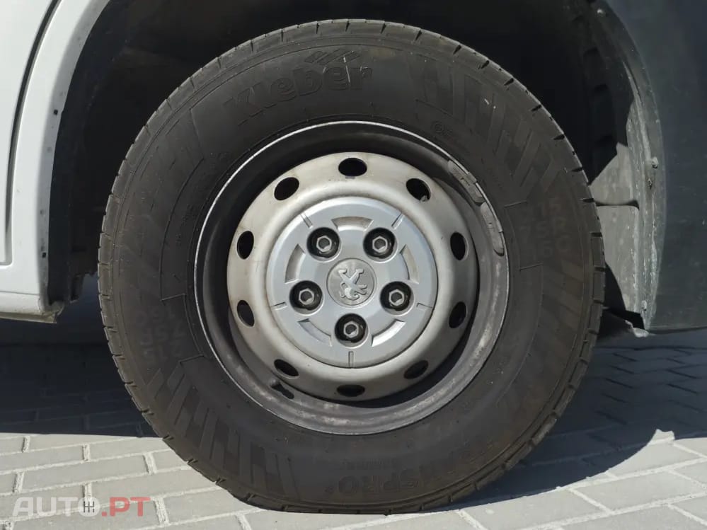 Peugeot Boxer 2.2 BLUE HDI ( CX CARGA BASCULANTE TRASEIRA)