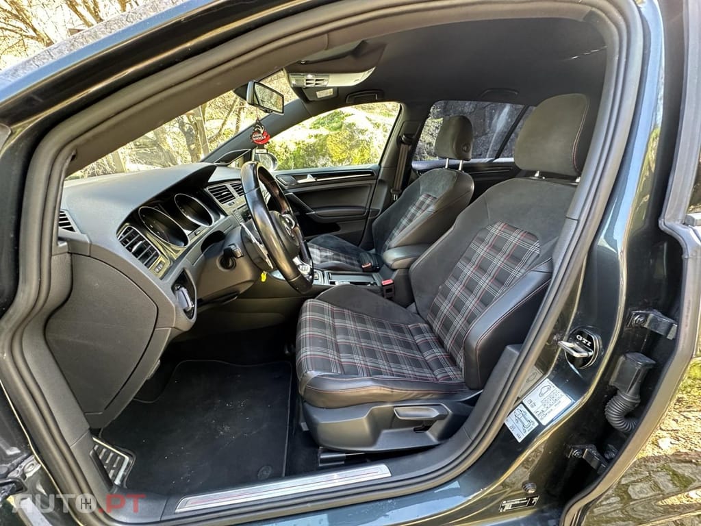 Volkswagen Golf 2.0 TSi GTi DSG Performance