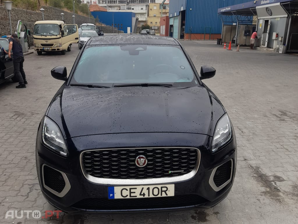 Jaguar E-Pace P300