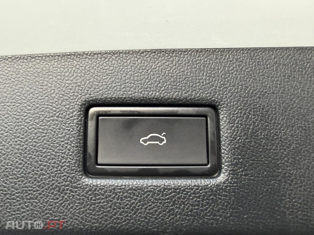 Ford Explorer 77 kWh Select