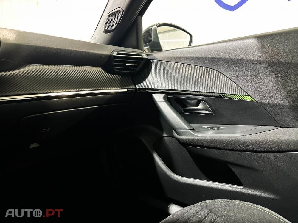 Peugeot 2008 1.2 PureTech Allure Pack