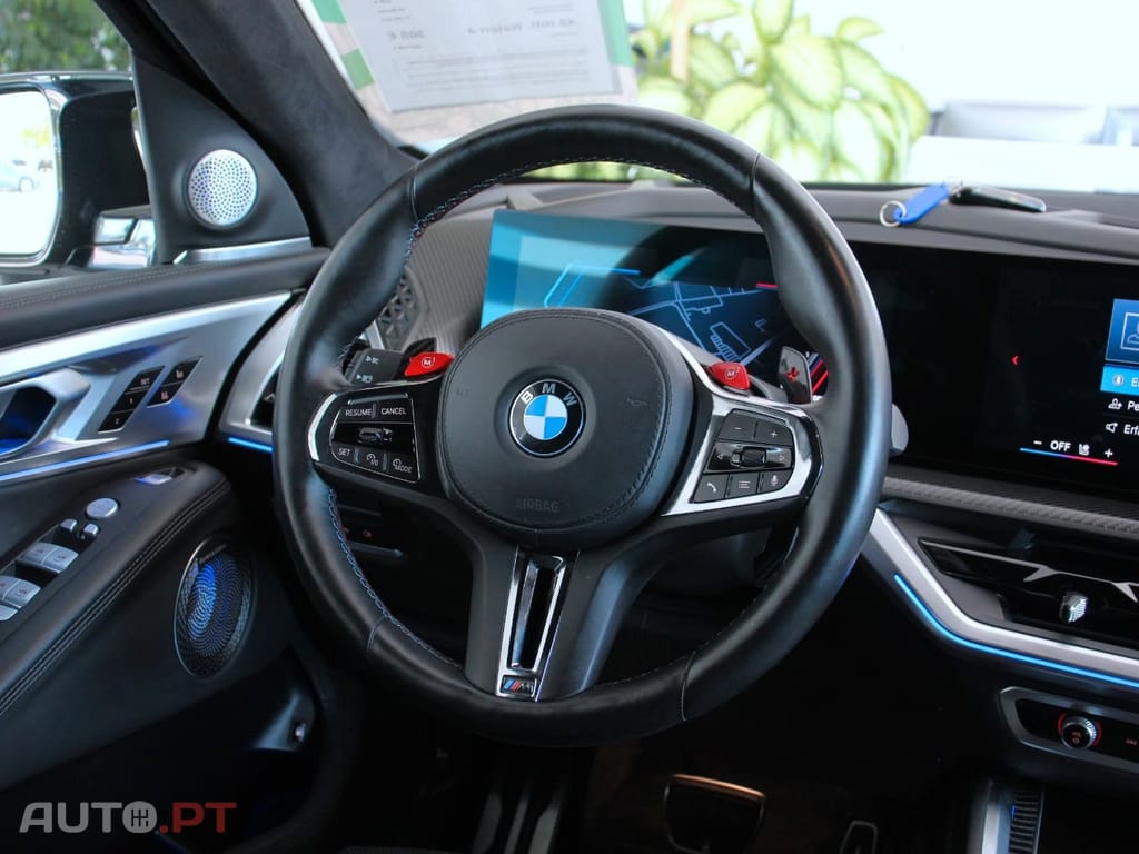 BMW XM BASE