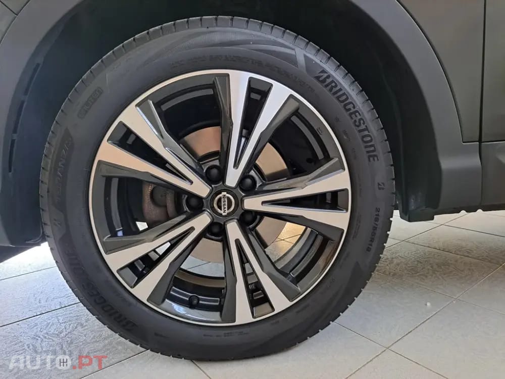 Nissan Qashqai 1.3 DIG-T N-Connecta J18