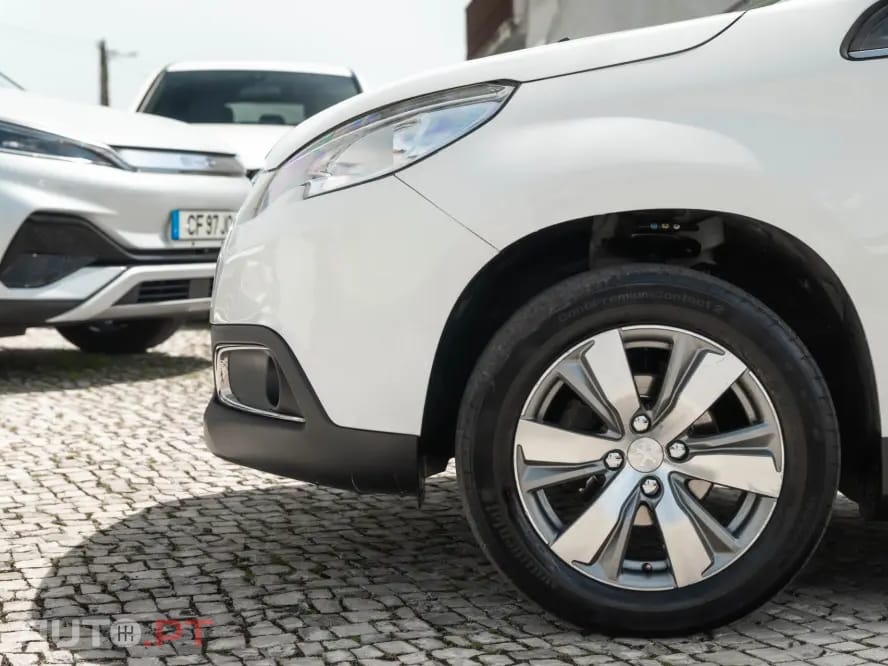 Peugeot 2008 1.2 VTi Allure