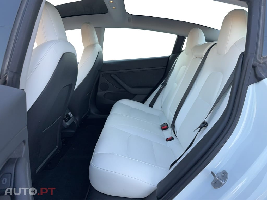Tesla Model 3 RWD