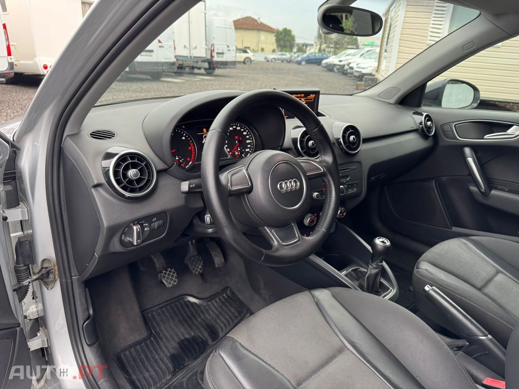 Audi A1 1.6 TDi S-line