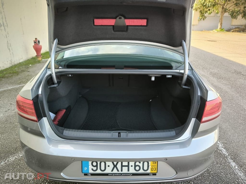 Volkswagen Passat 2.0 TDI Business P.DSG