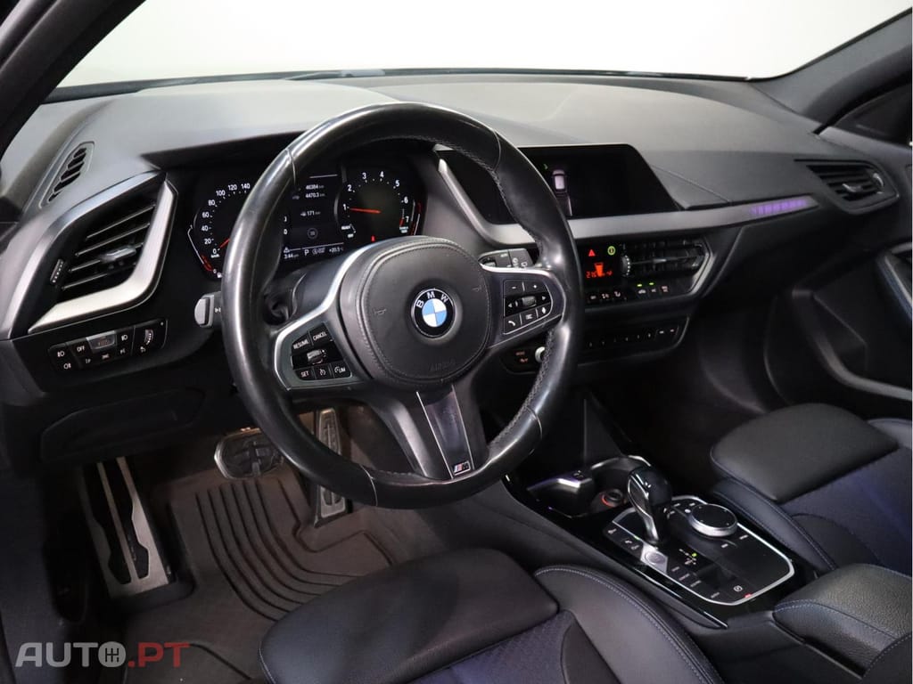 BMW 118 i Pack Desportivo M Auto