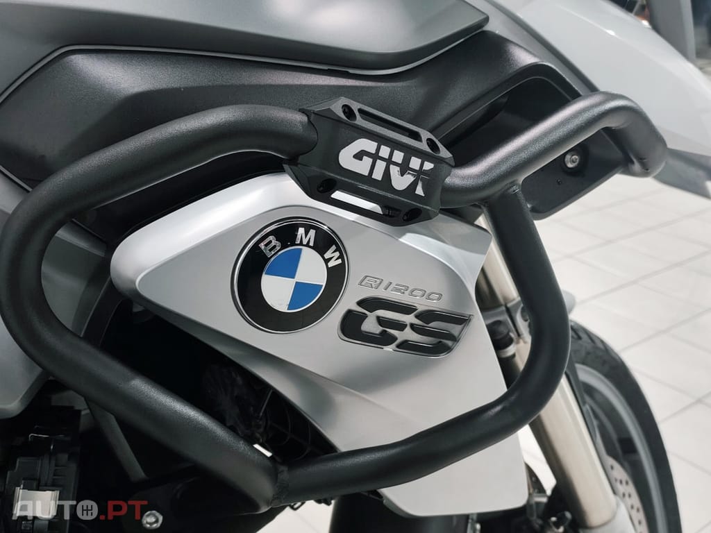 BMW R .