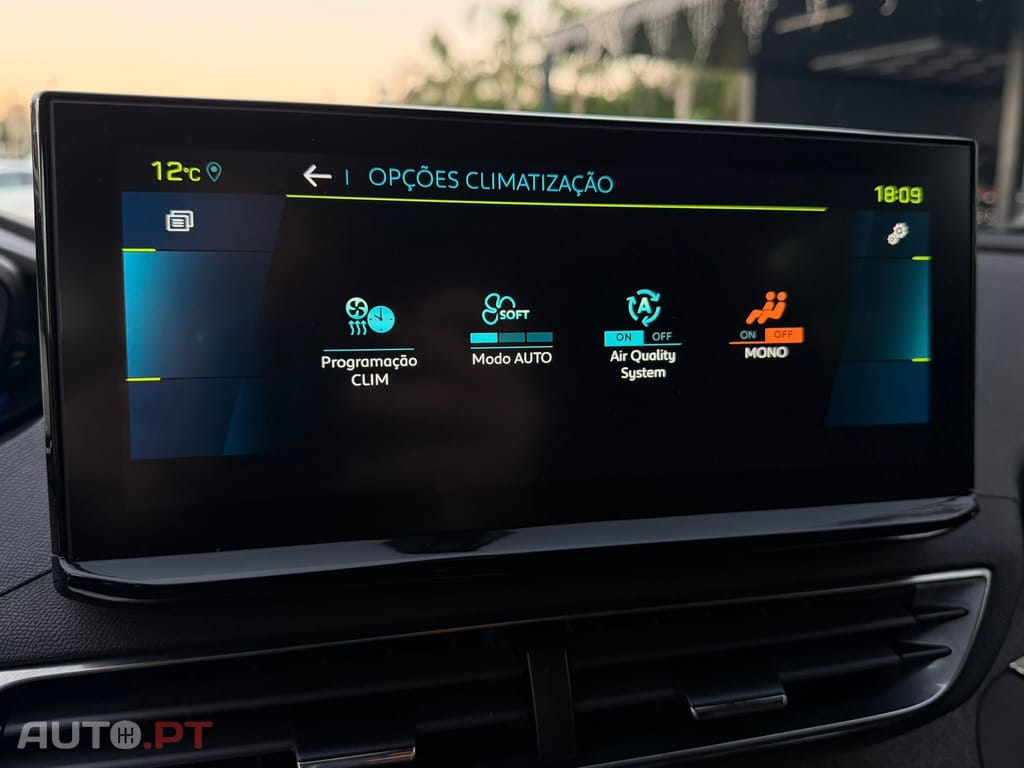 Peugeot 3008 1.6 Hybrid Allure e-EAT8