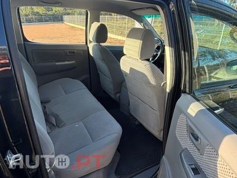 Toyota Hilux Tracker