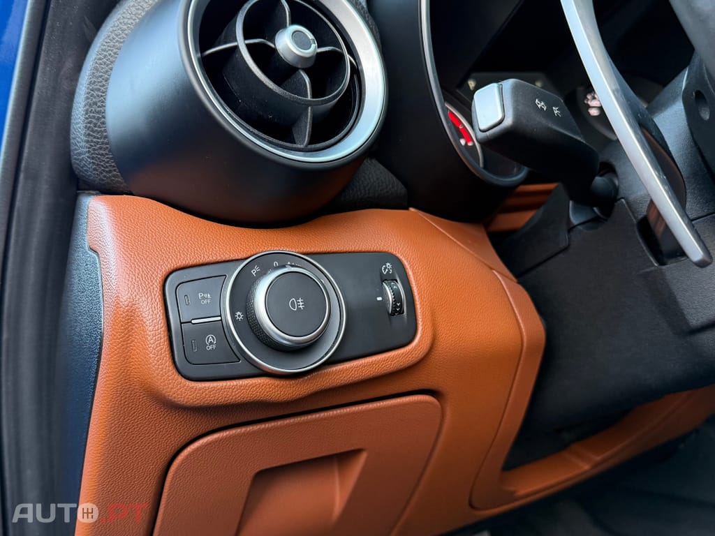Alfa Romeo Giulia 2.0 Turbo 16V AT8-Q4 Veloce