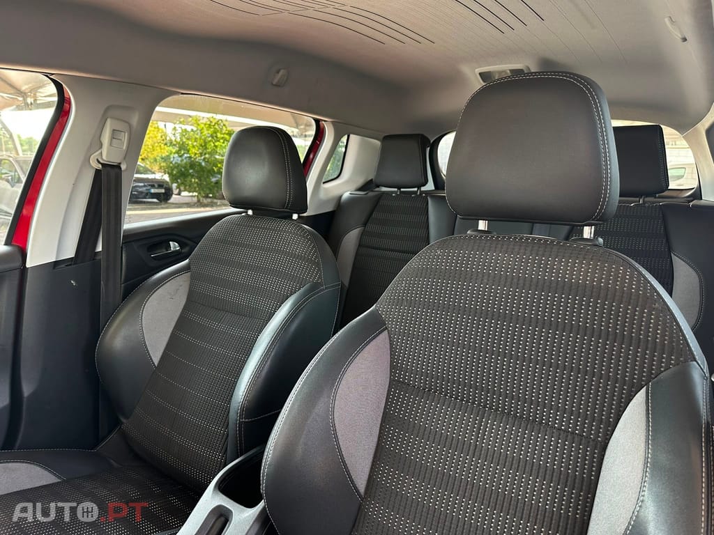 Peugeot 2008 1.2 PureTech Allure