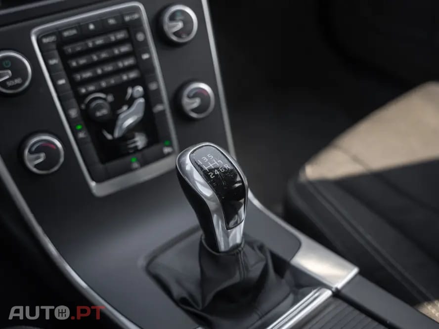 Volvo V60 2.0 D2 Momentum