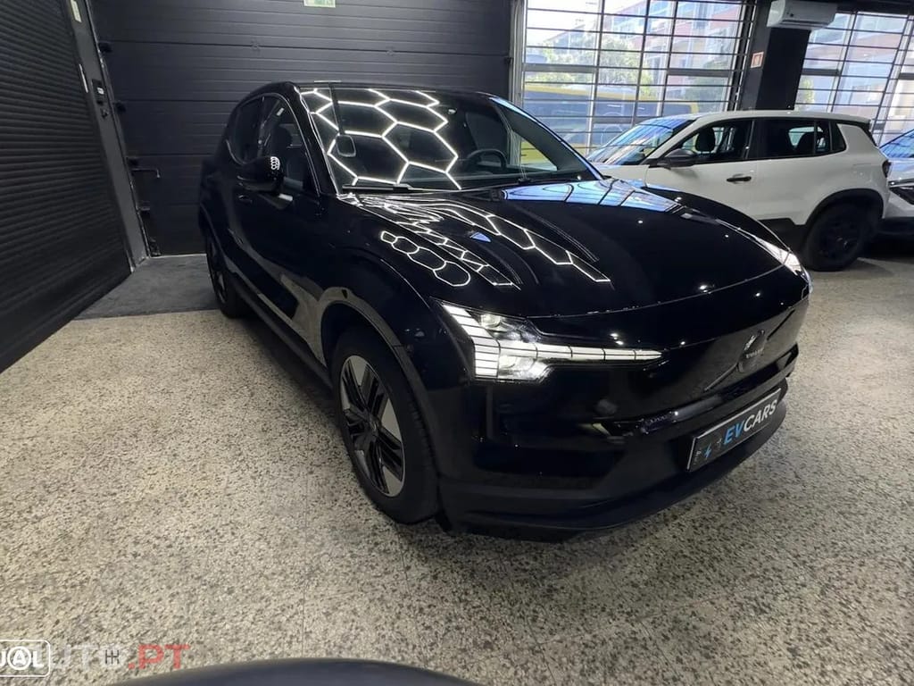 Volvo EX30 Single Motor Extended Range RWD Core