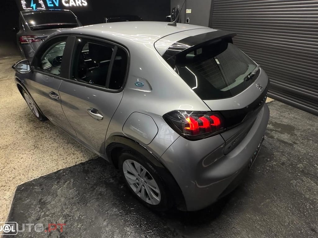 Peugeot E-208 50 kWh Active Pack