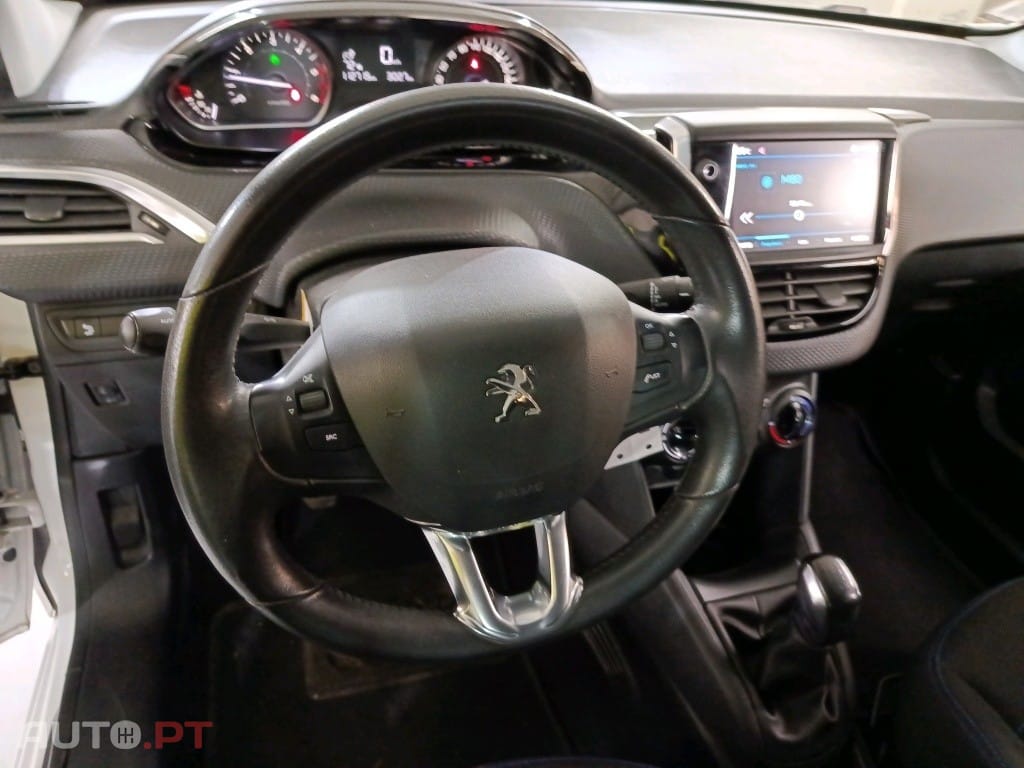 Peugeot 208 1.6 BlueHDi Style