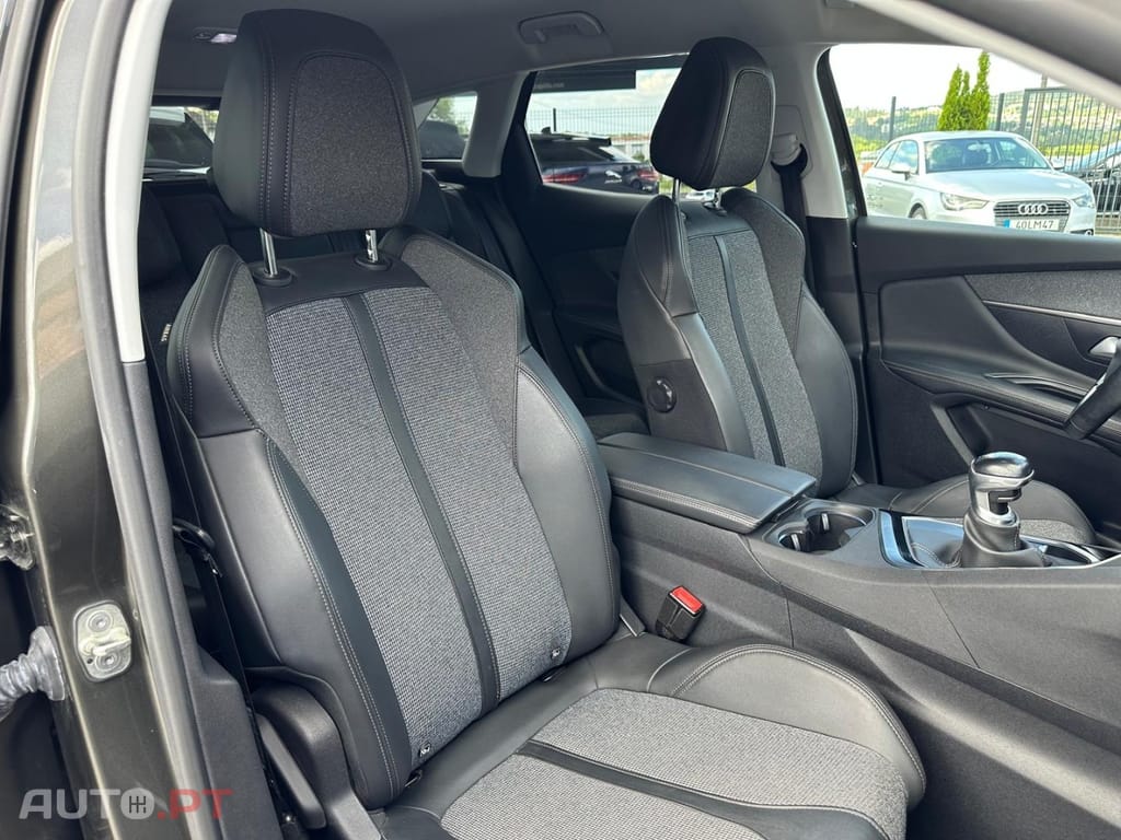 Peugeot 3008 1.5 BlueHDi Allure