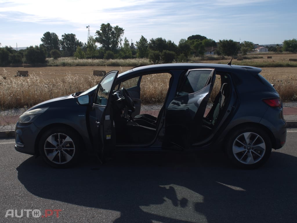 Renault Clio Limited