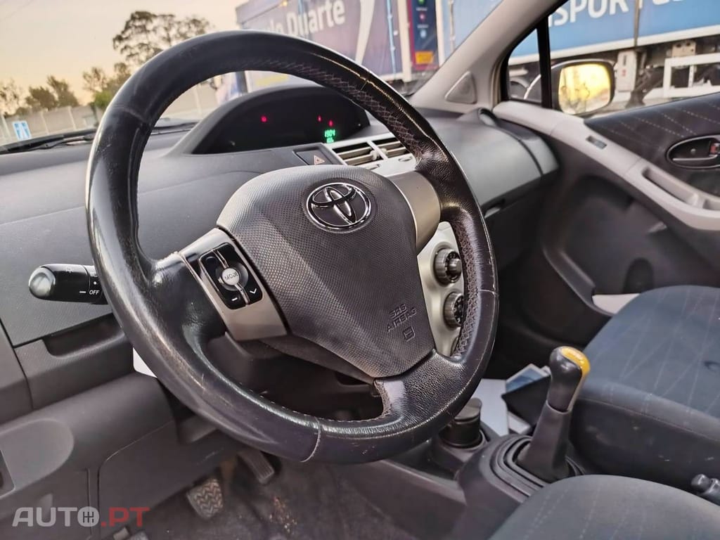 Toyota Yaris 1.0 VVT-i AC