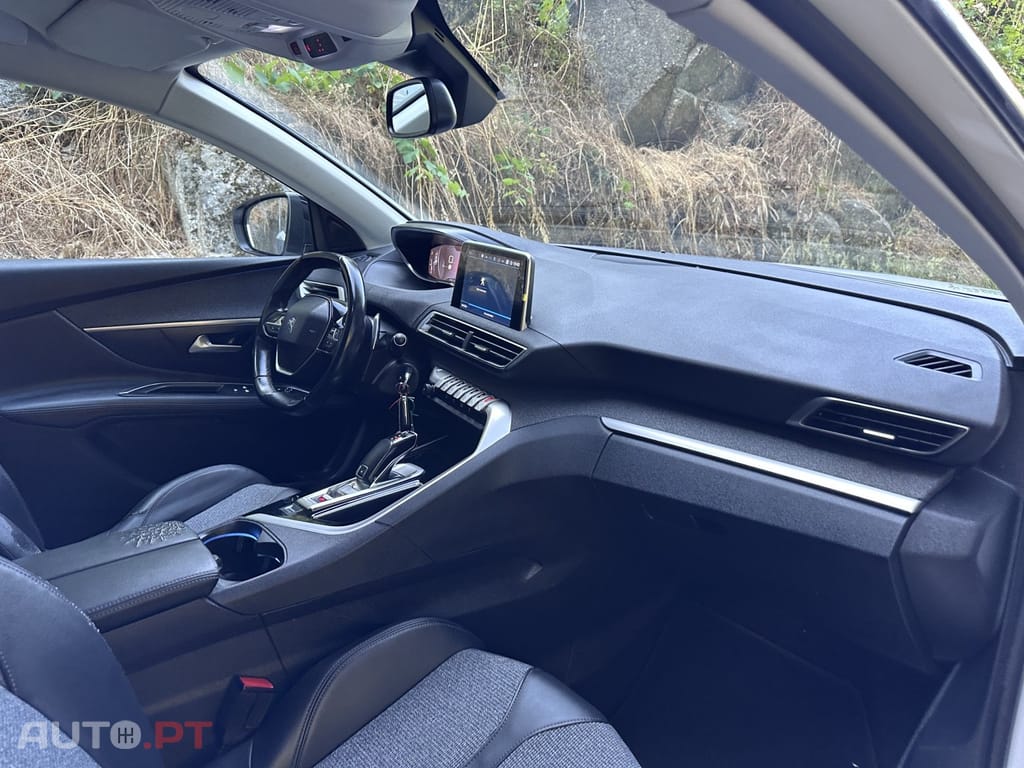 Peugeot 3008 1.2 PureTech Allure EAT8
