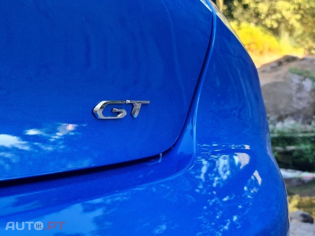 Peugeot E-208 GT
