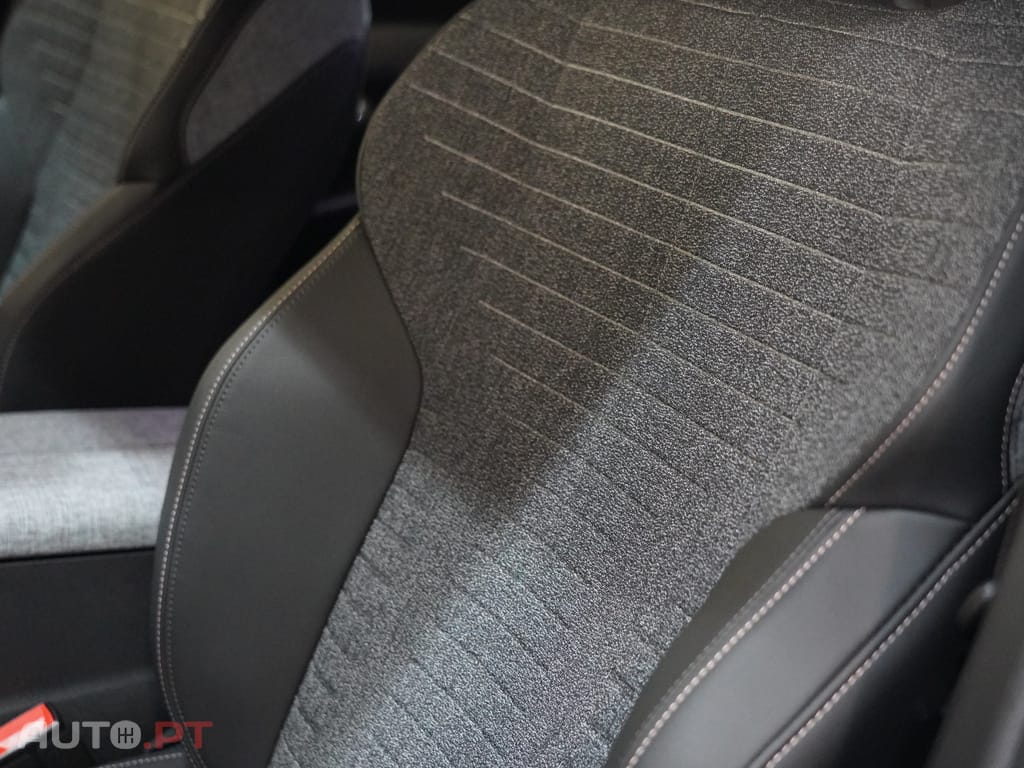 Peugeot 3008 1.2 Hybrid Allure e-DCS6