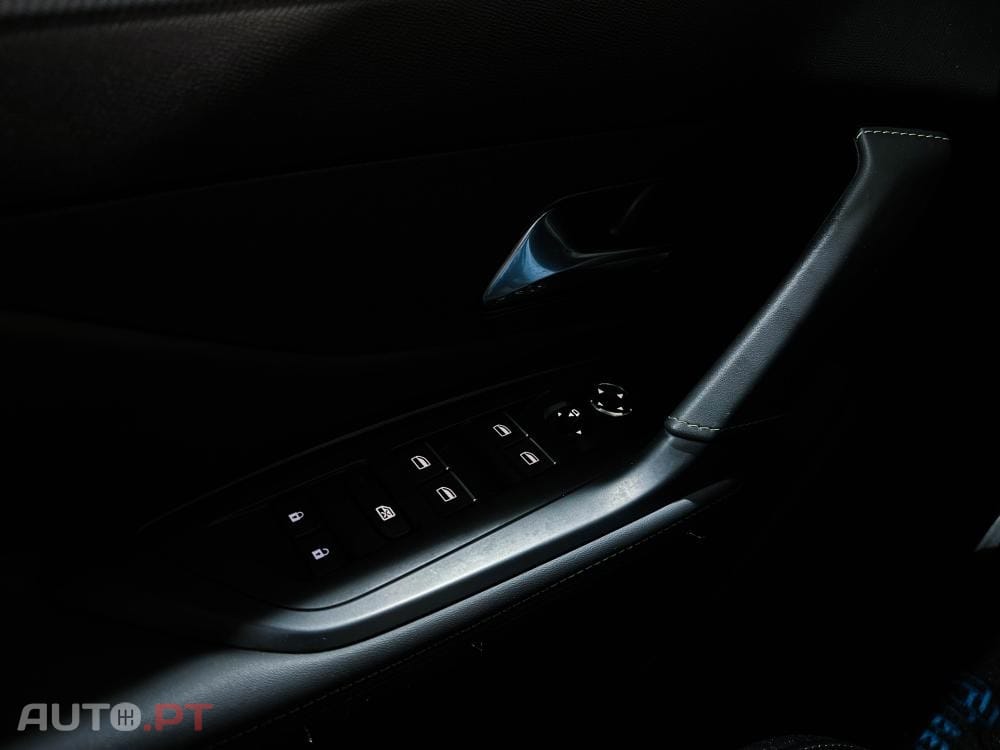 Peugeot 408 1.6 Hybrid GT e-EAT8