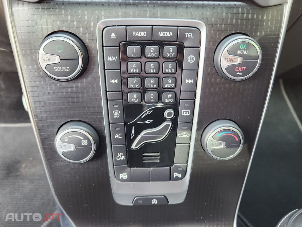 Volvo V40 2.0 D3 R-Design