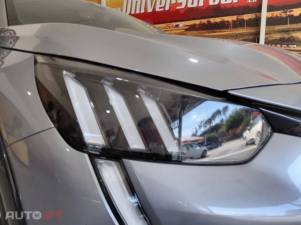 Peugeot e-208 50 kWh GT Line — fotografia 10