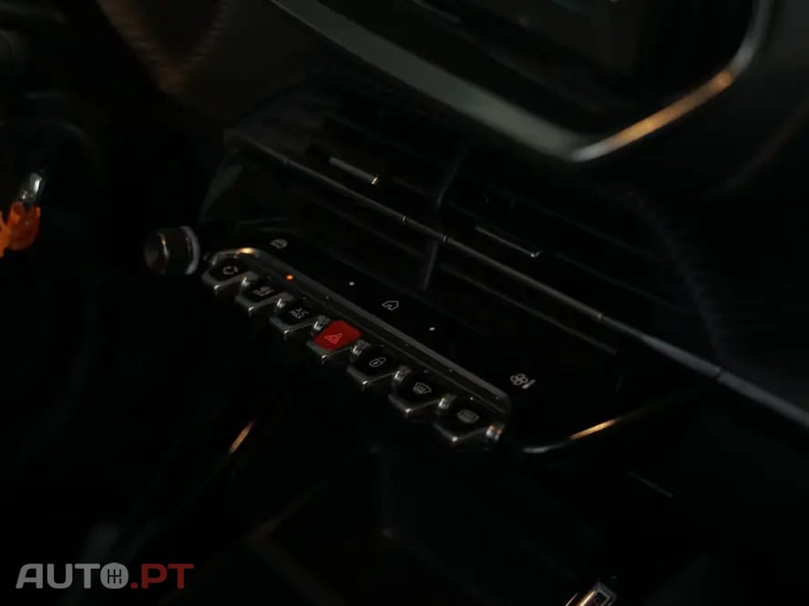 Peugeot E-208 50 kWh Active