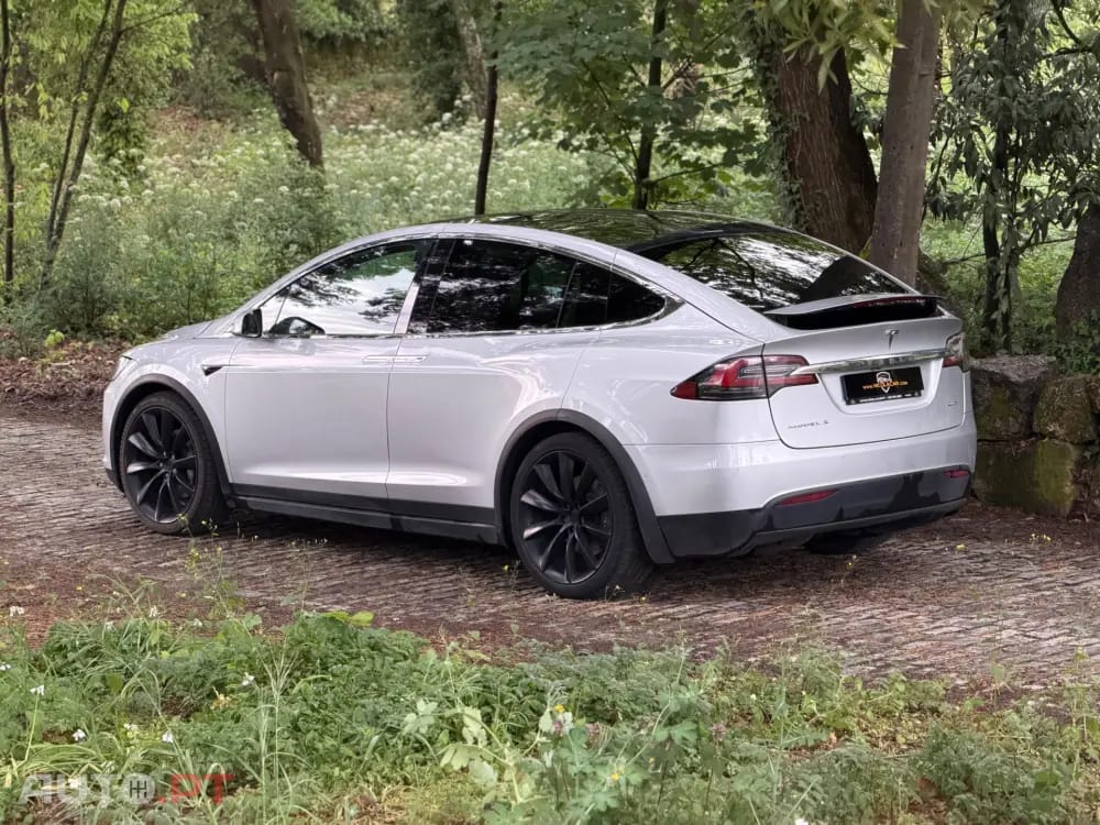Tesla Model X 100D