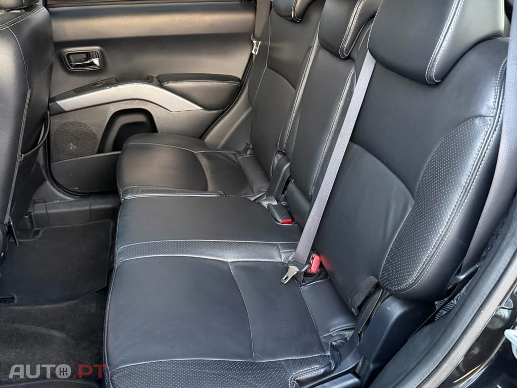 Mitsubishi Outlander 2.0 DI-D Instyle 4WD