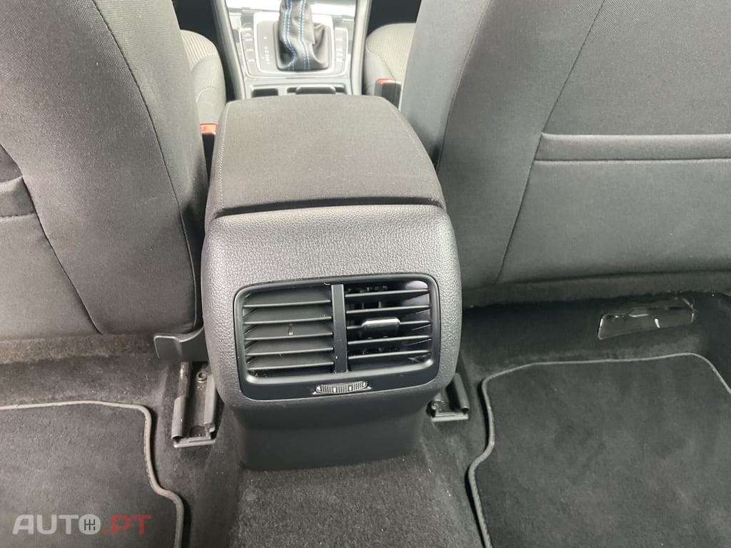 Volkswagen e-Golf Outro