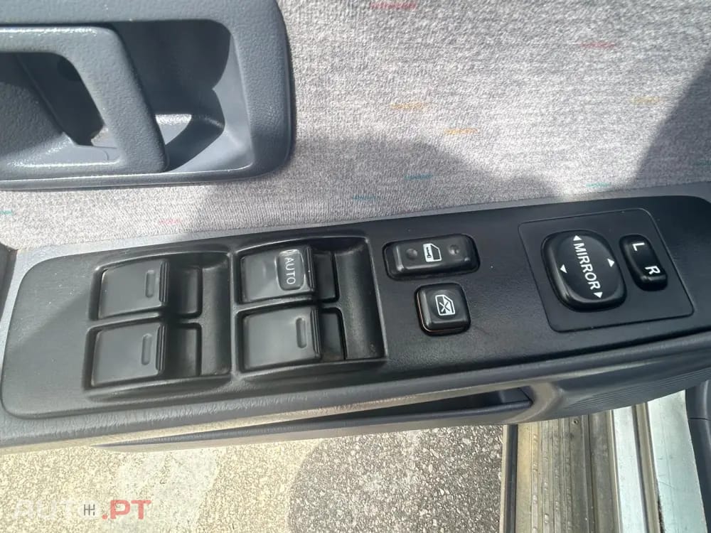 Toyota Hilux 2.5 D4-D Tracker