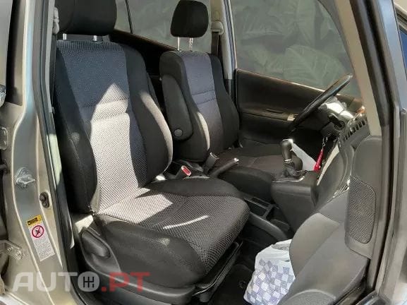 Toyota Corolla Verso 1.6 VVT-i Sol