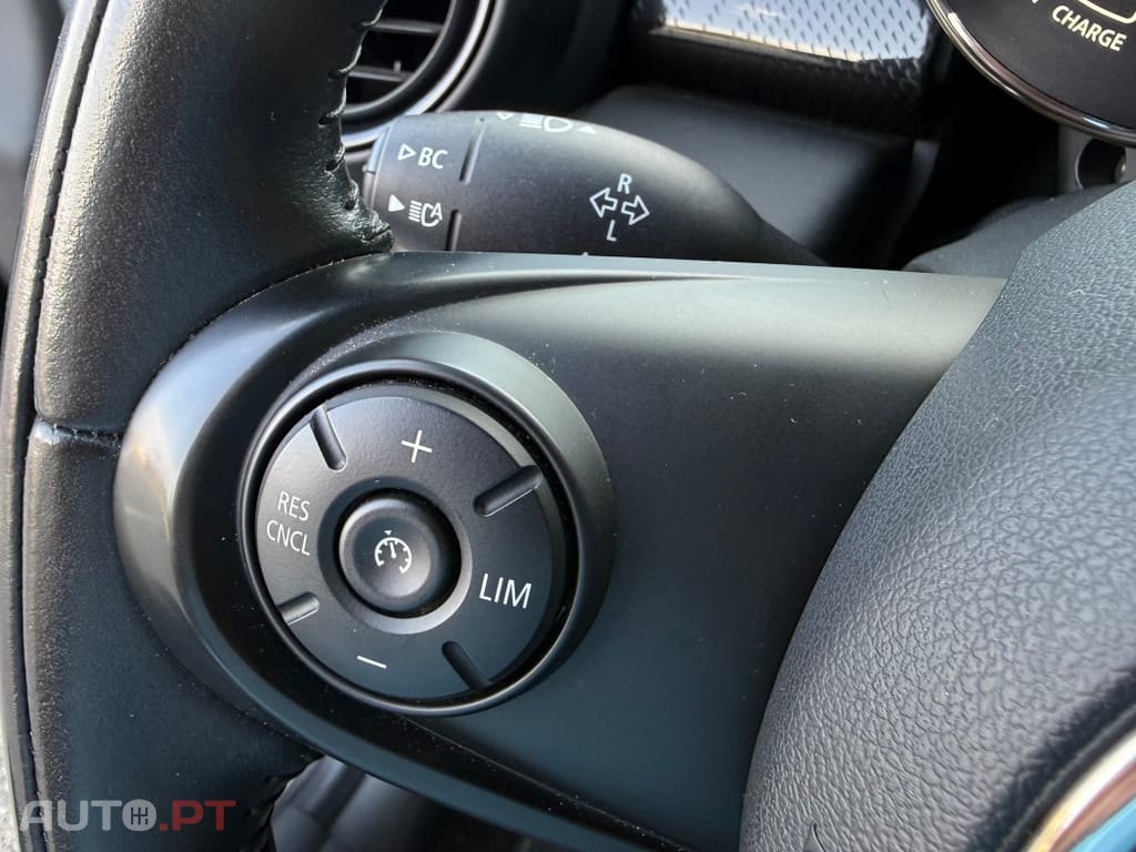 MINI Cooper Cooper SE Premium Essential