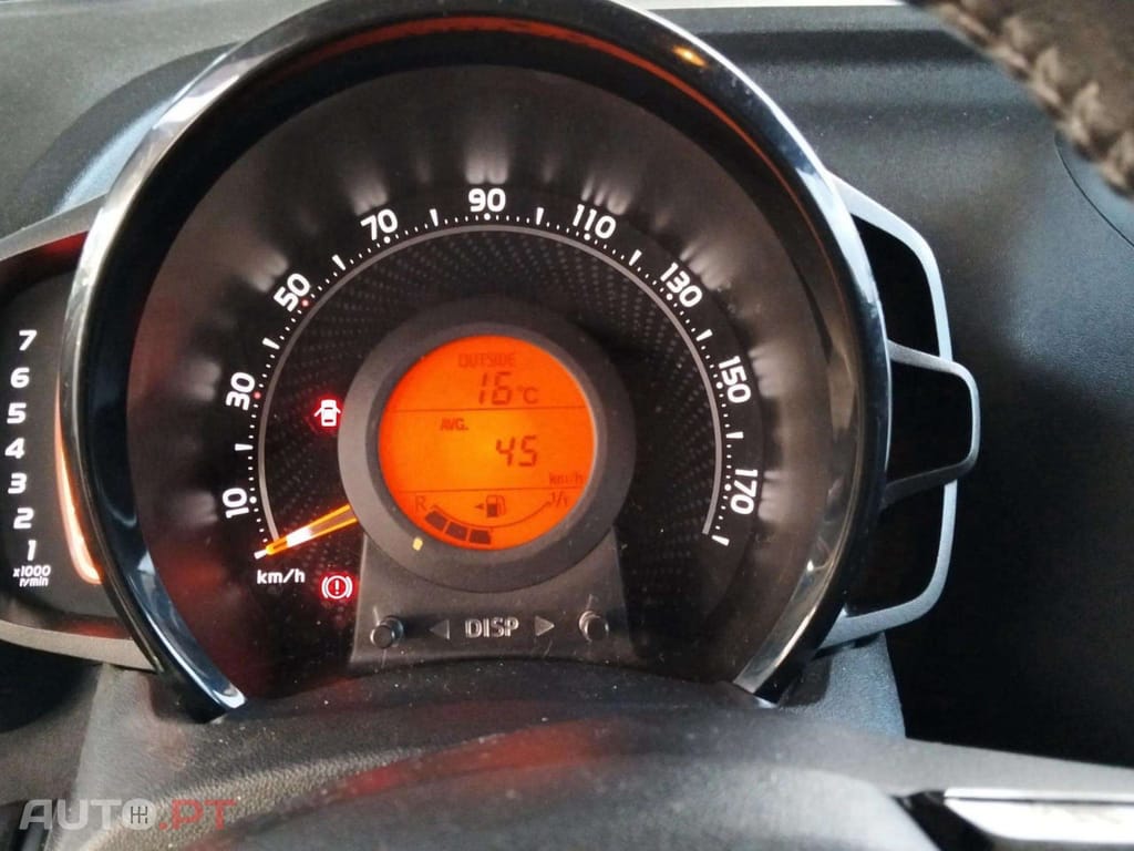 Toyota Aygo 1.0 VVti Exclusive Red