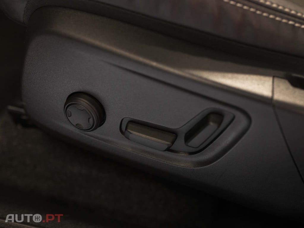 Volvo XC40 P8 AWD Recharge RDesign