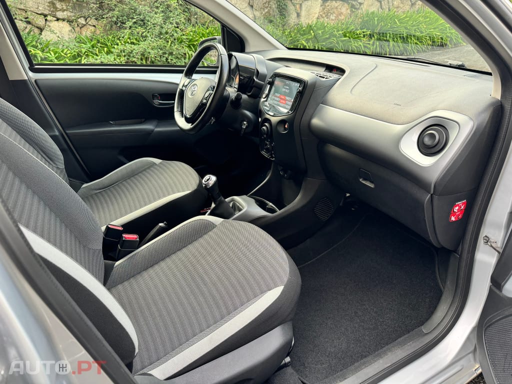 Toyota Aygo 1.0 X-Play Plus